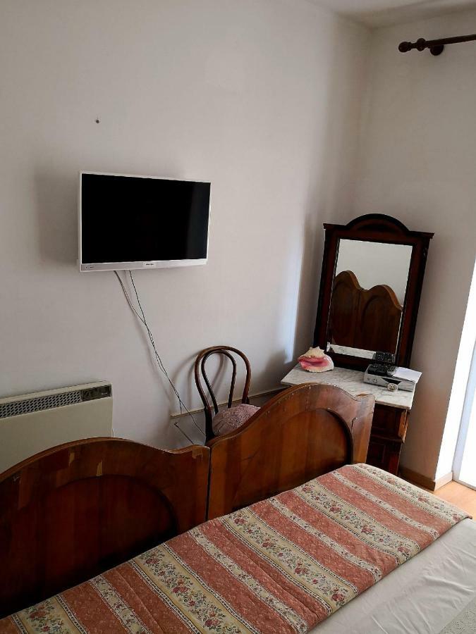 Apartment Milka Vinjerac Ngoại thất bức ảnh